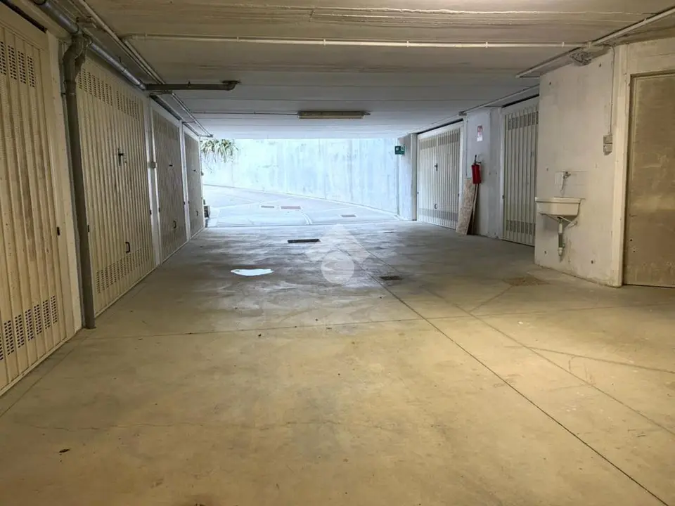 Box / posti auto in vendita a Chiavari