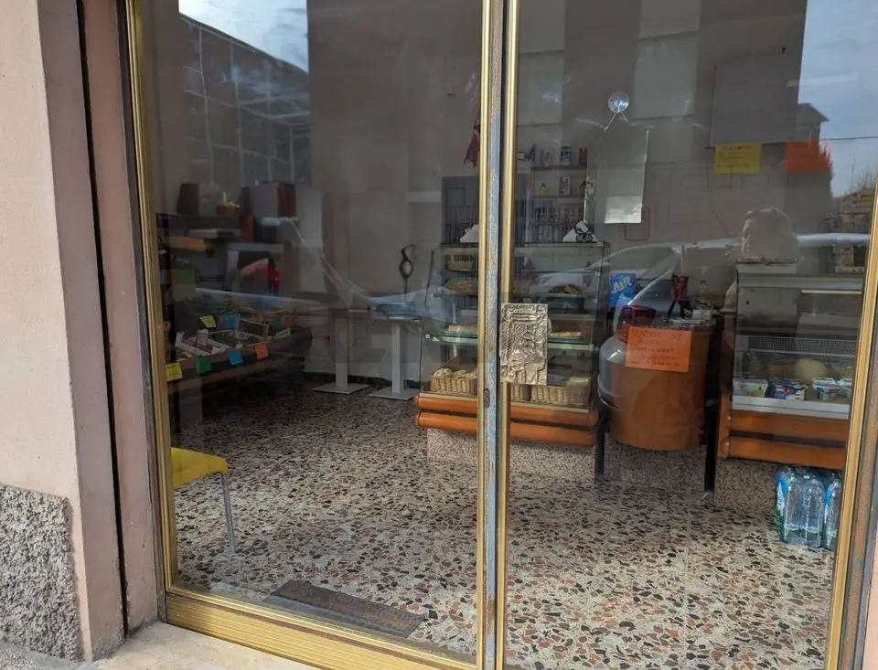 Locale Commerciale in Vendita a Modena