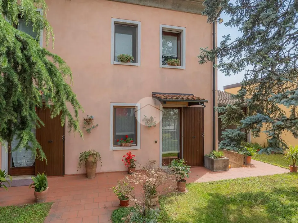 Villa singola in vendita a Verona