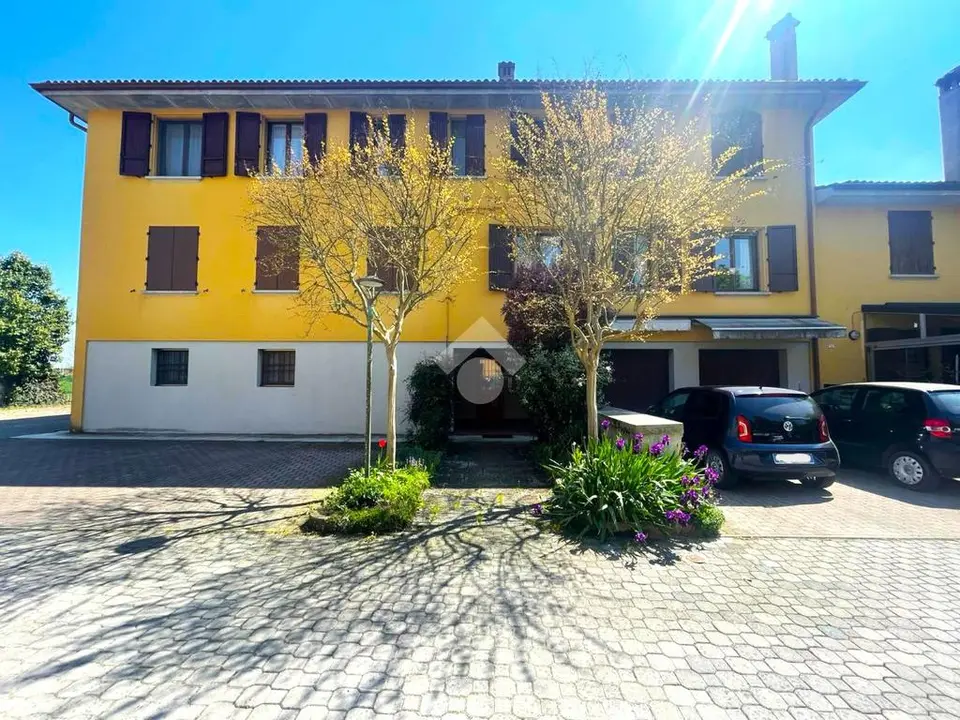 6 locali in vendita a Calderara Di Reno