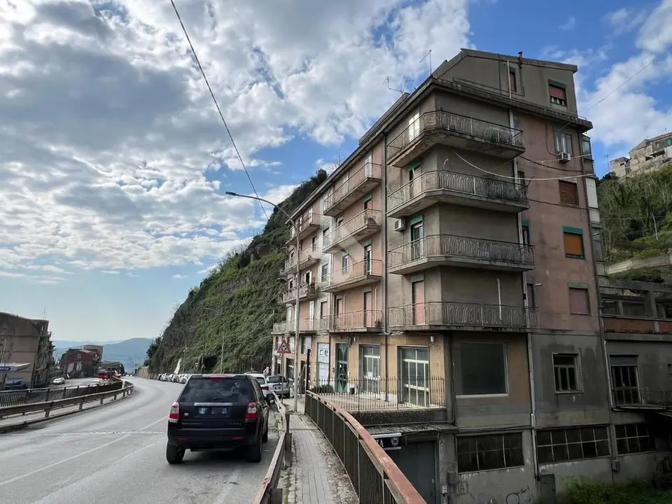 5 locali in vendita a Enna