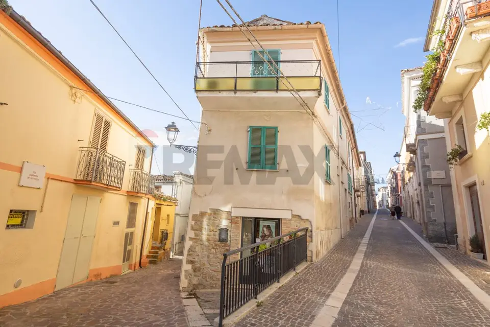 Casa Semindipendente in Vendita a Alanno