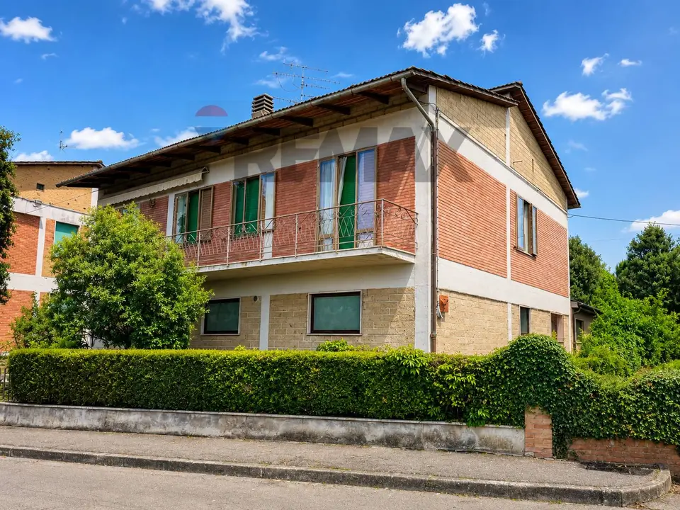 Casa Indipendente in Vendita a Monteroni d'Arbia