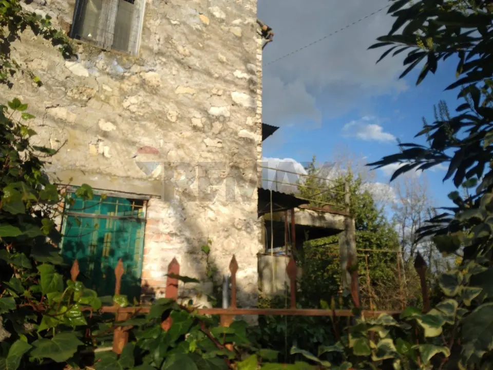Casa Indipendente in Vendita a Santi Cosma e Damiano