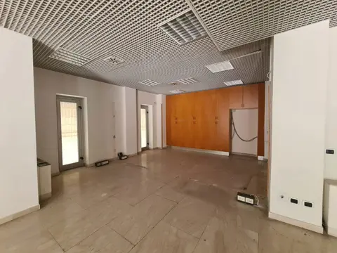 Ufficio in Via Roma  9, Caltagirone (CT)