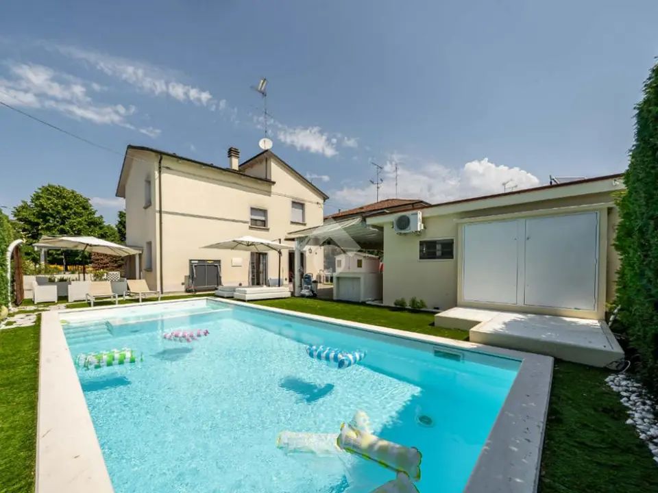 Villa 3 chambres à vendre à Baricella