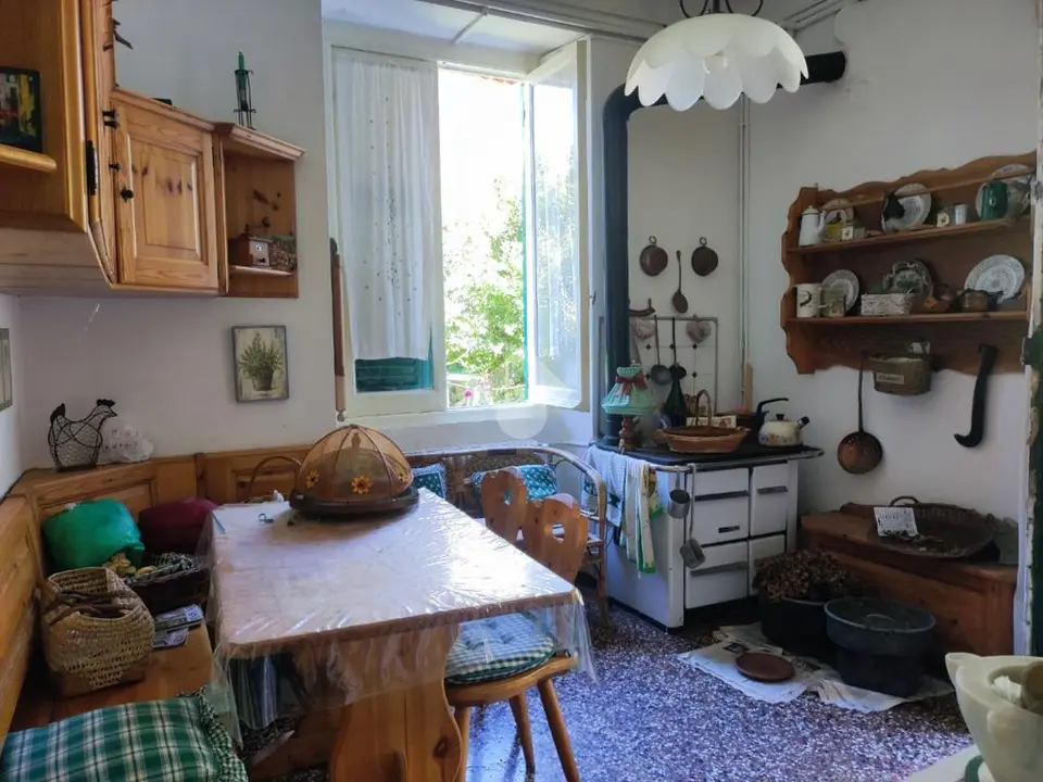 6 locali in vendita a Torriglia