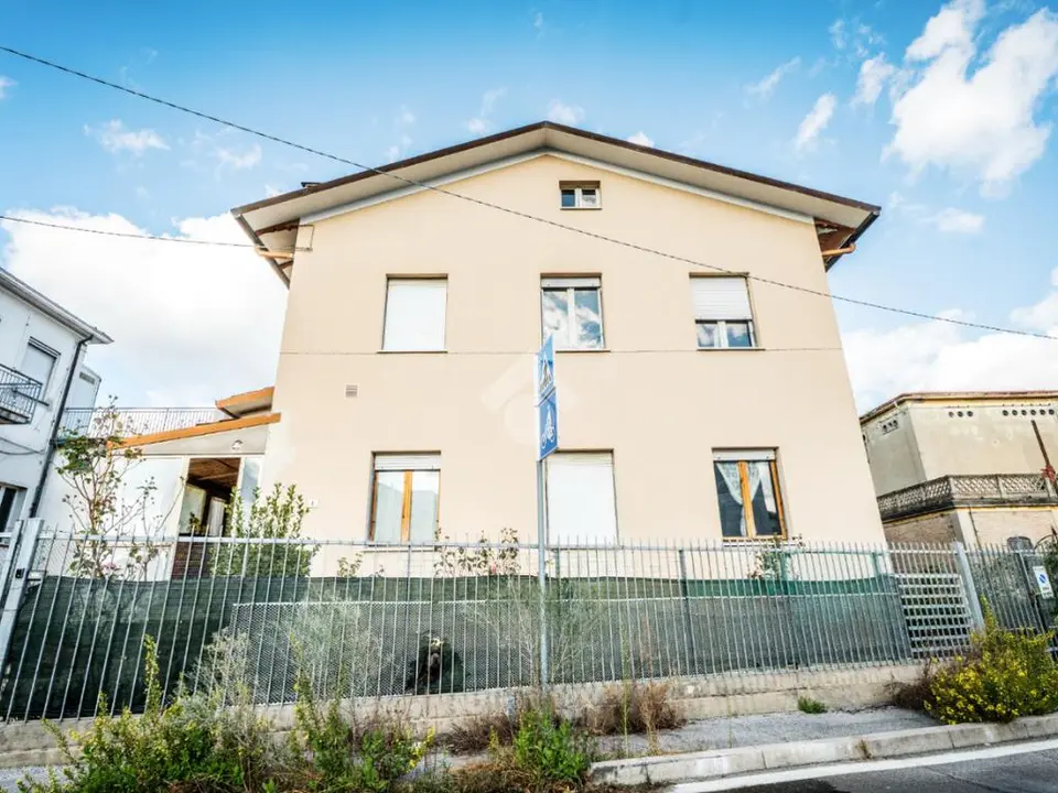 Bifamiliare in vendita a Rimini