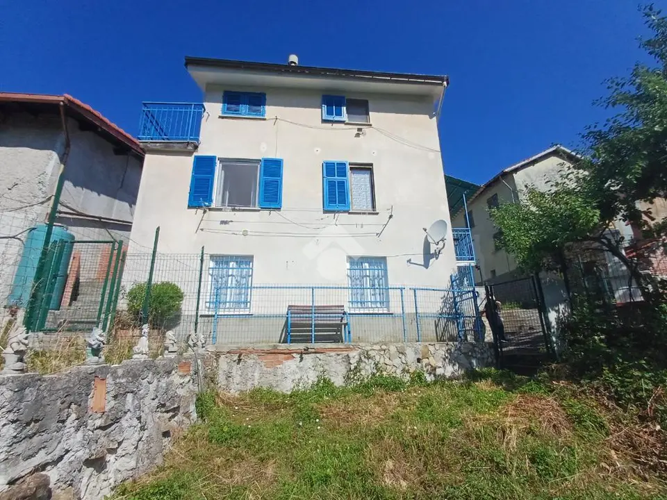 Casa semindipendente in vendita a Vobbia