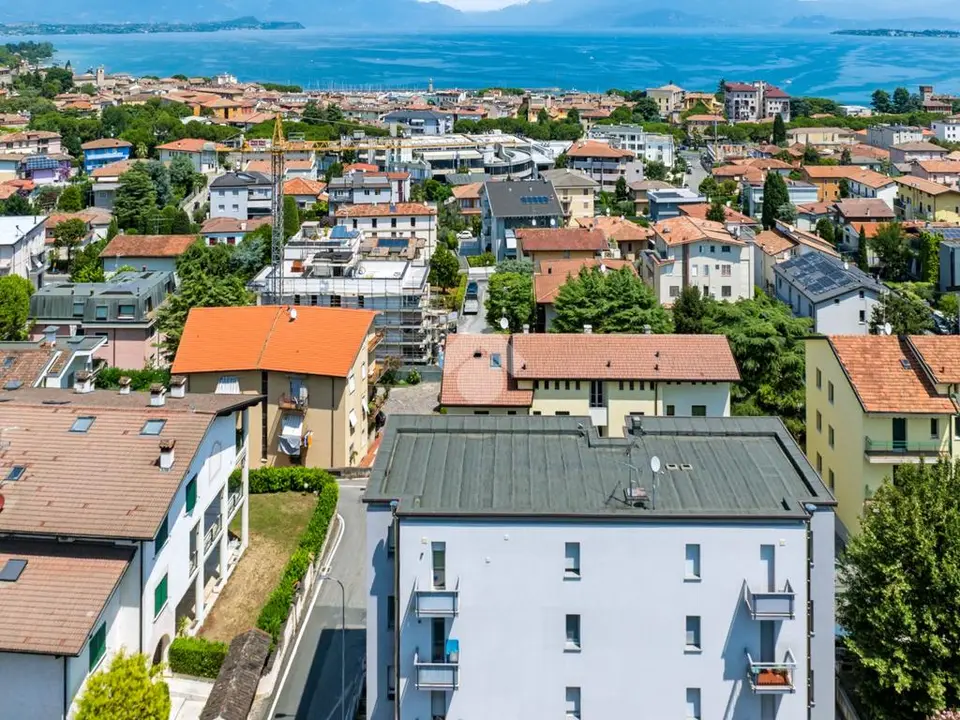 Quadrilocale in vendita a Desenzano Del Garda