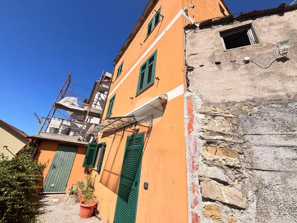 Casa semindipendente in vendita a Genova