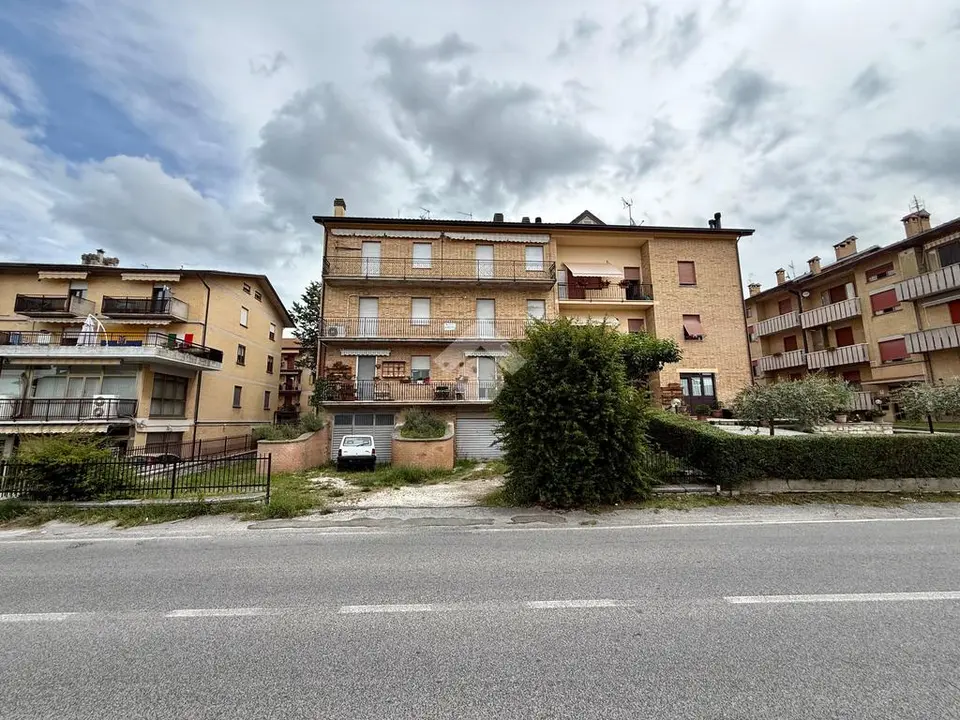 5 locali in vendita a Gubbio