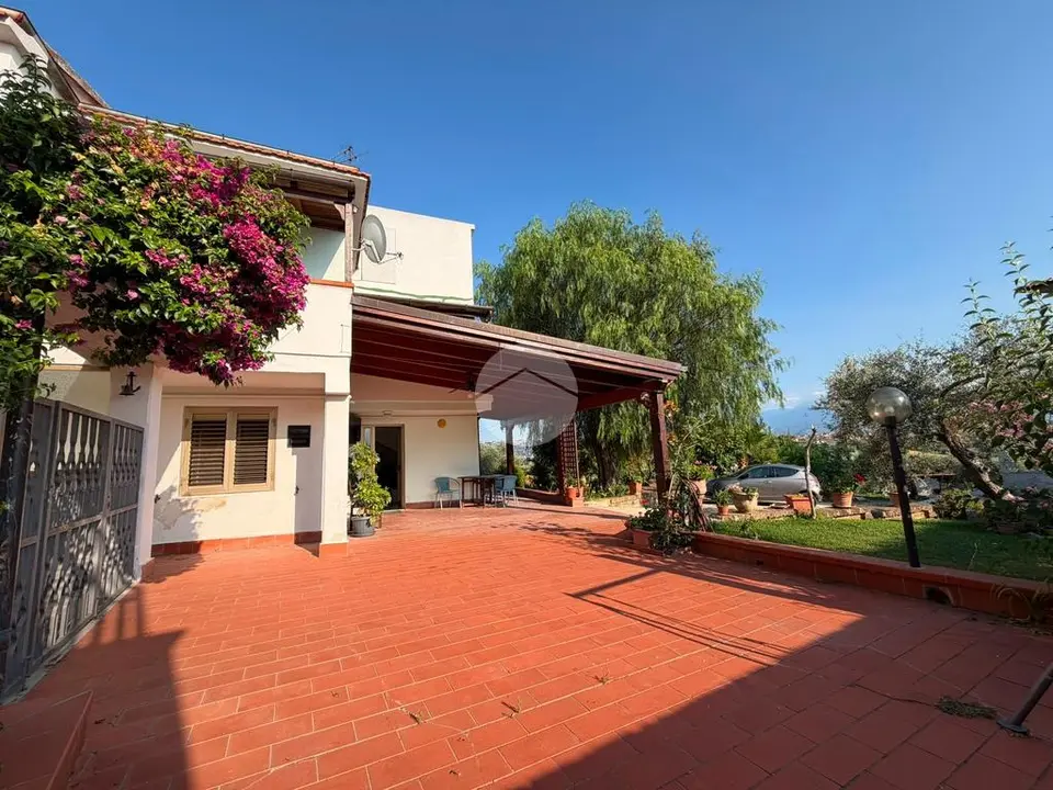 Casa semindipendente in vendita a Pianella