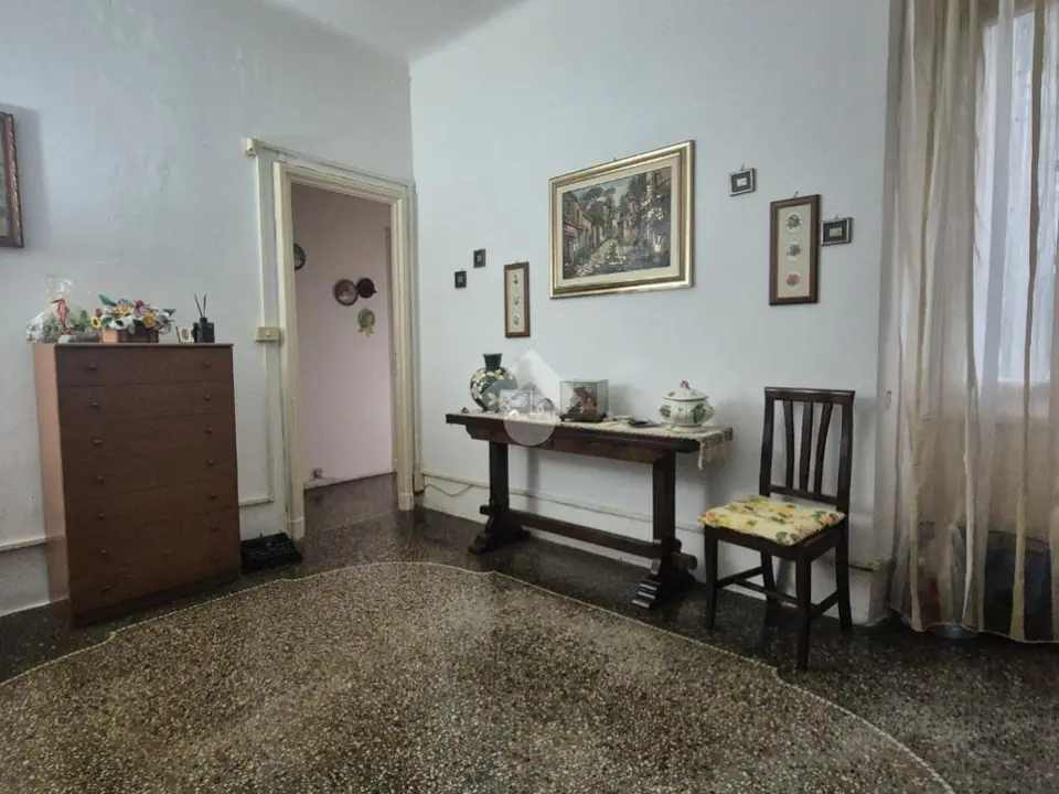 5 locali in vendita a Genova