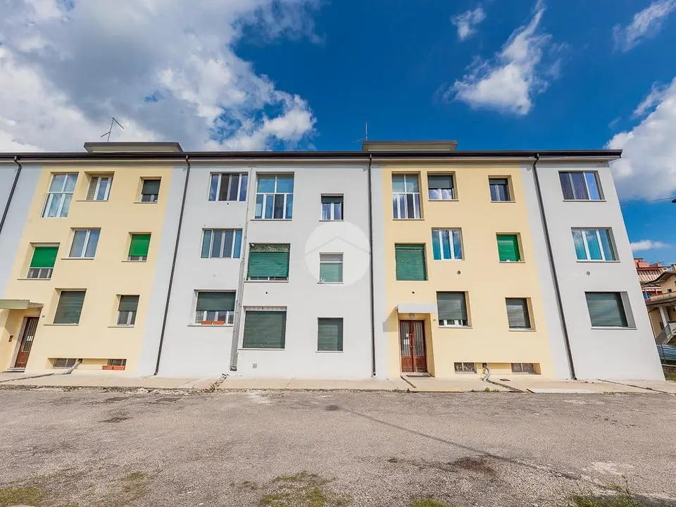 Quadrilocale in vendita a Villafranca Di Verona