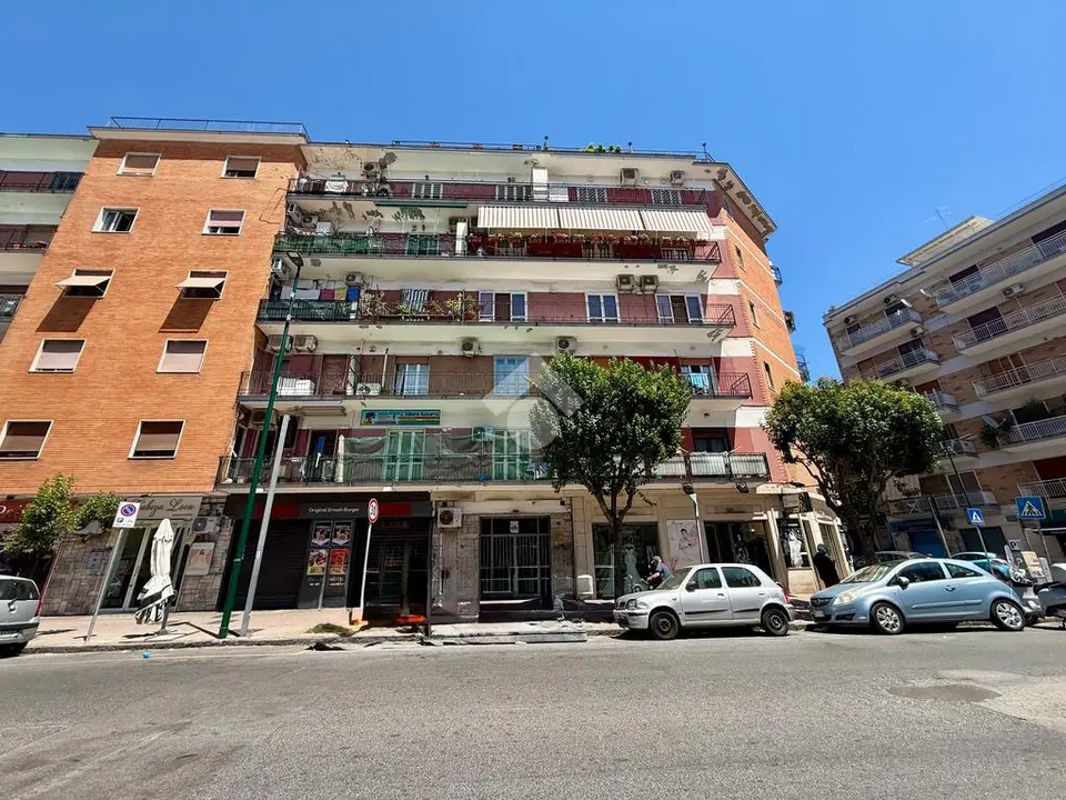 5 locali in vendita a Napoli