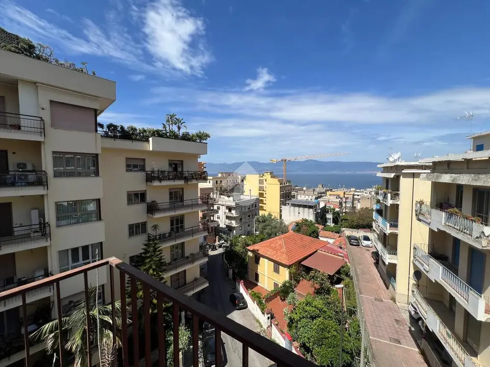 Quadrilocale in vendita a Reggio Di Calabria