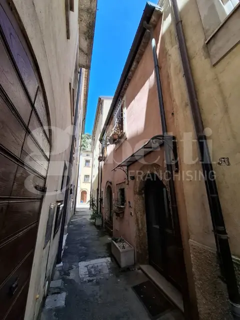 Appartamento in Vicolo Alonzi 9, Sora (FR)