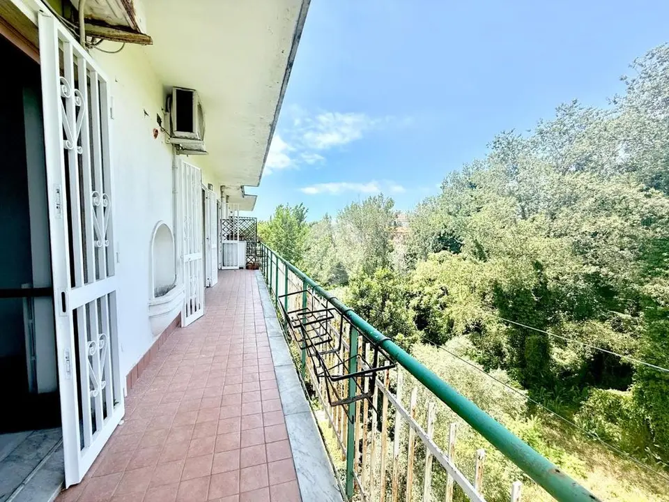 Quadrilocale in affitto a Napoli