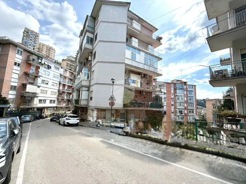 Quadrilocale in vendita a Napoli