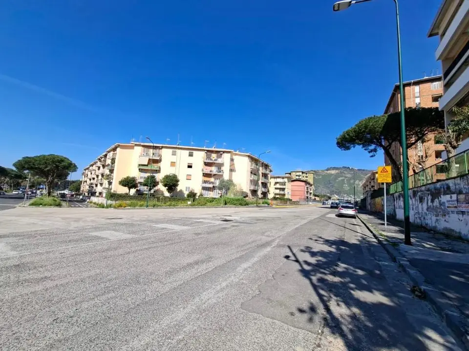Quadrilocale in vendita a Napoli