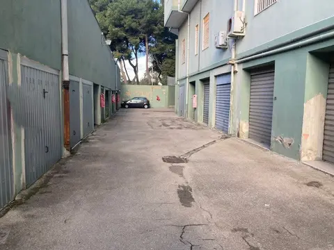 Box in Viale Porta Pia 13, Brindisi (BR)