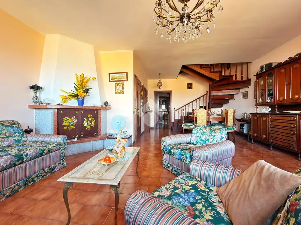 Casa semindipendente in vendita a Fossato Di Vico