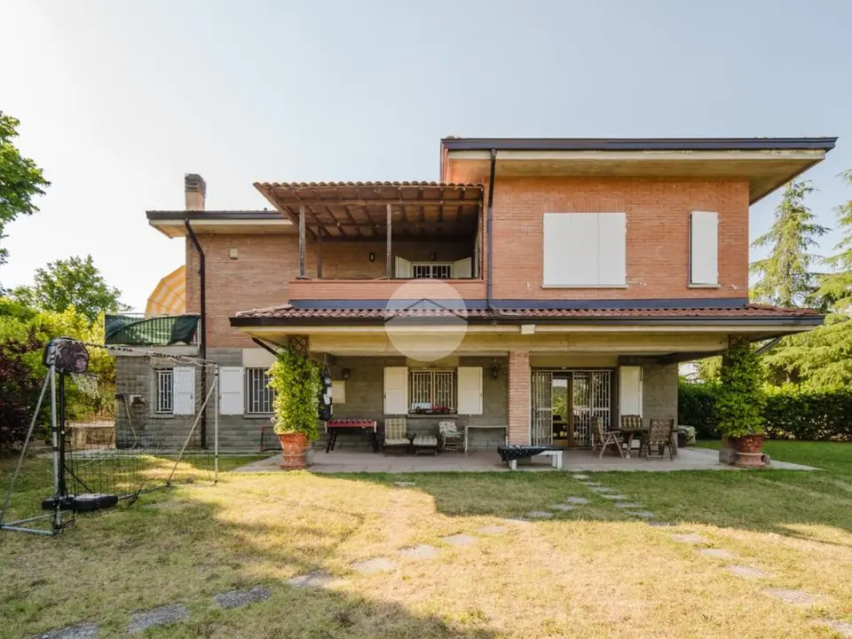 Porzione di bifamiliare in vendita a Monte San Pietro