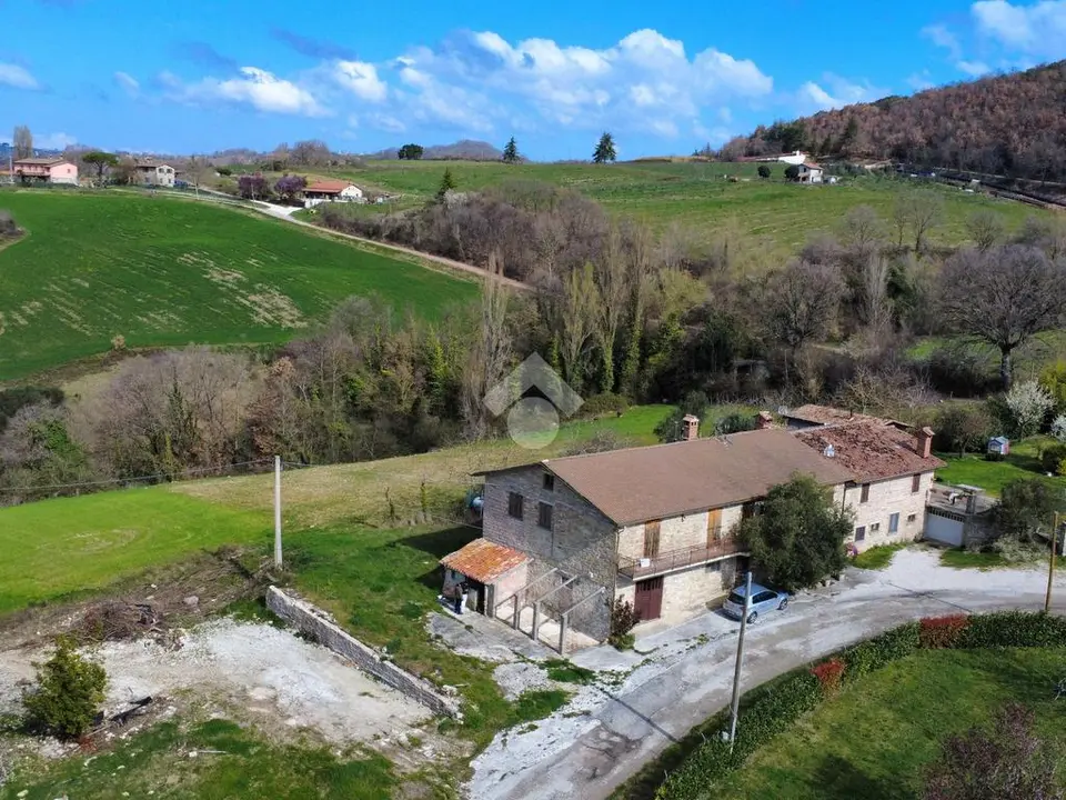 Casa semindipendente in vendita a Gubbio