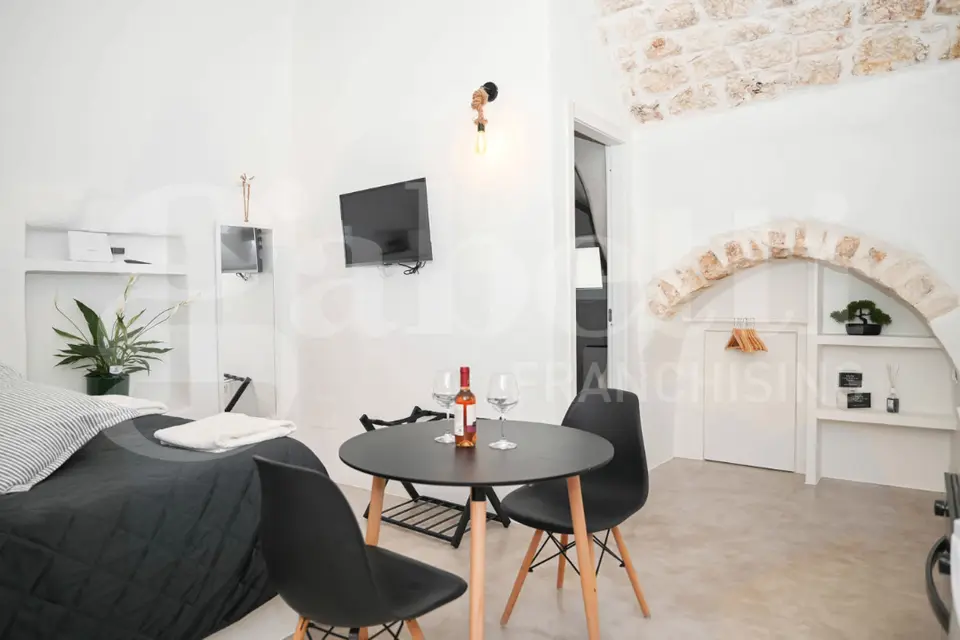 Casa Indipendente in Via Piccinni, Ostuni (BR)