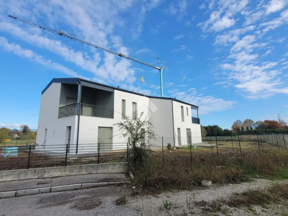 Porzione di bifamiliare in vendita a Verona