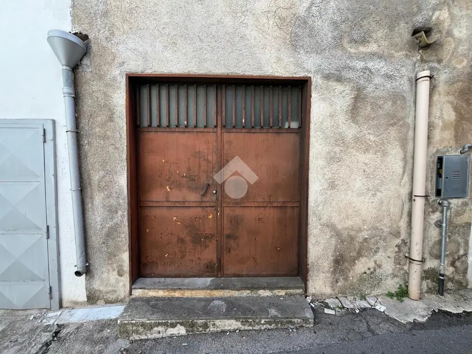 Box / posti auto in vendita a Santeramo In Colle