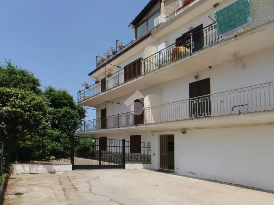 5 locali in vendita a Centola
