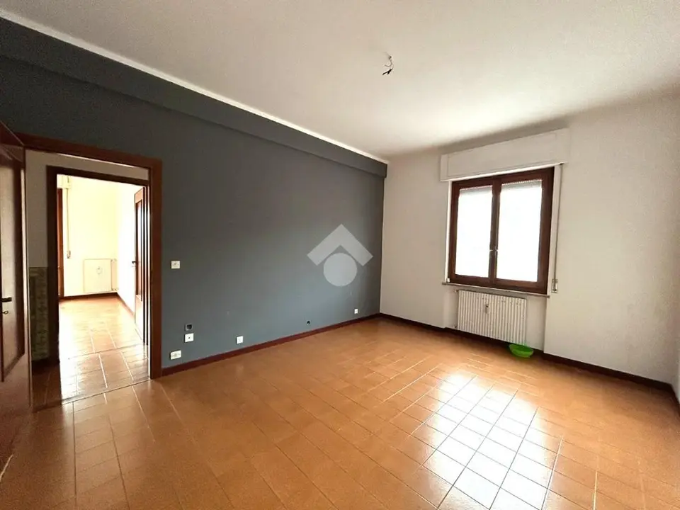 5 locali in vendita a Serra Riccò