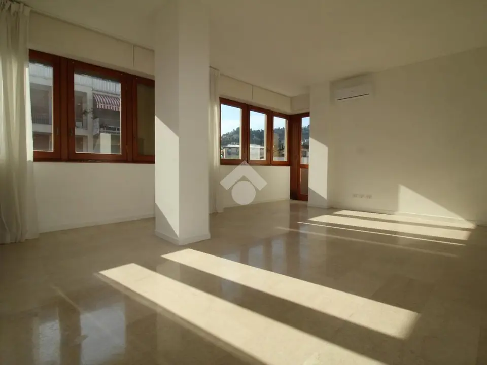 Quadrilocale in vendita a Bergamo
