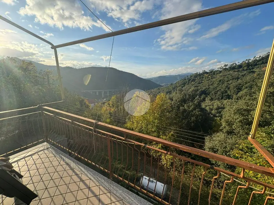 5 locali in vendita a Castiglione Chiavarese