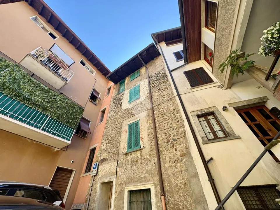 Casa semindipendente in vendita a Vertova