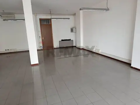 Negozio in Affitto a Mestrino