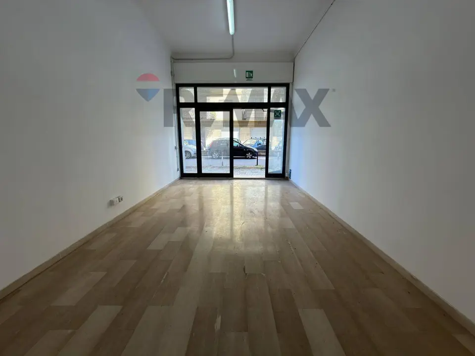 Locale Commerciale in Affitto a Taranto