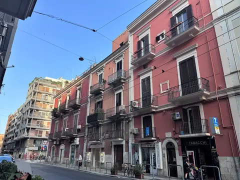 Appartamento in via Prospero Petroni 10, Bari (BA)