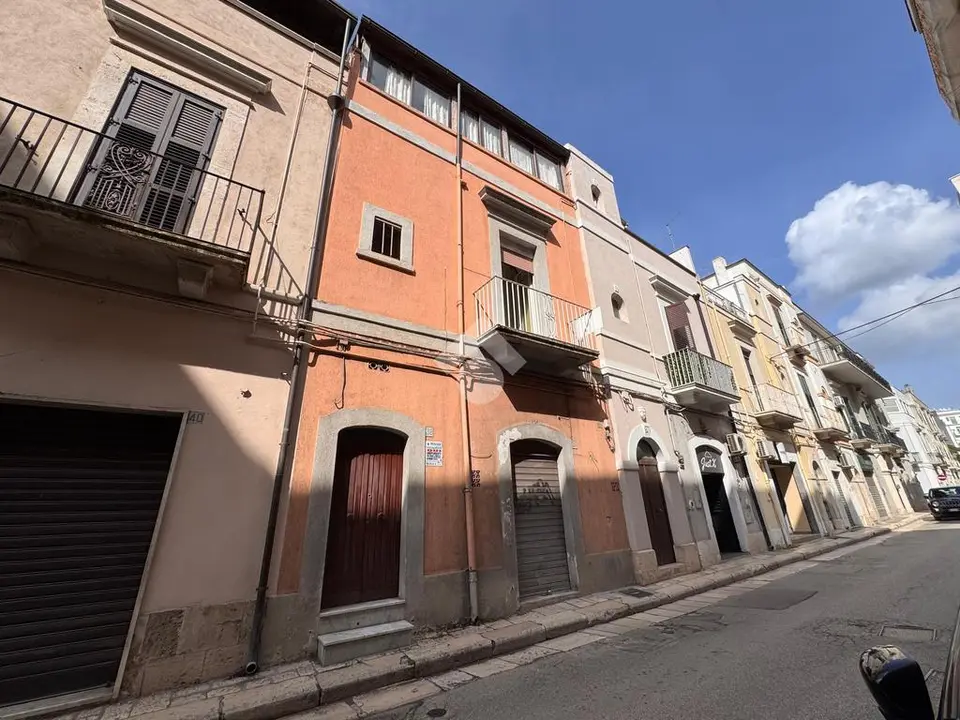 Casa indipendente in vendita a Gioia Del Colle