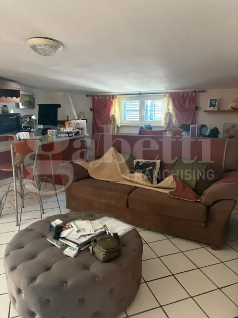 Appartamento in Via Siracusa, Aprilia (LT)