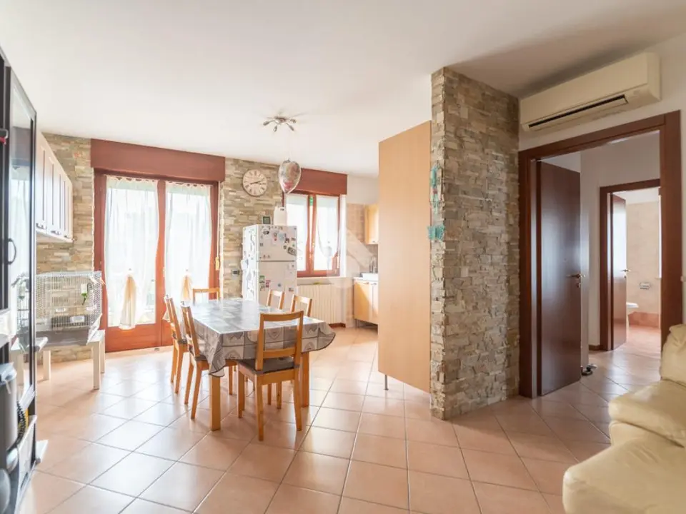 Trilocale in vendita a Villafranca Di Verona