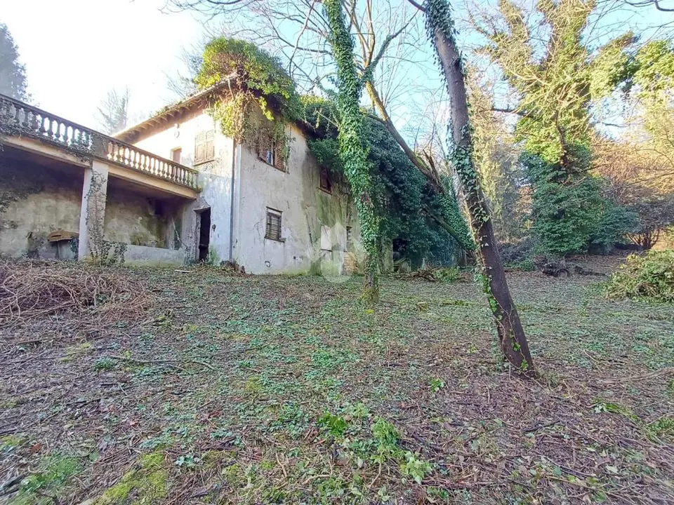 Casa indipendente in vendita a Savignone