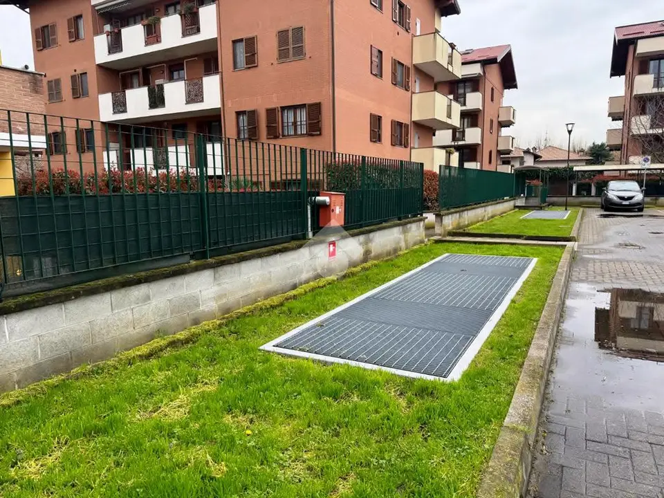 Box / posti auto in vendita a Cesano Boscone
