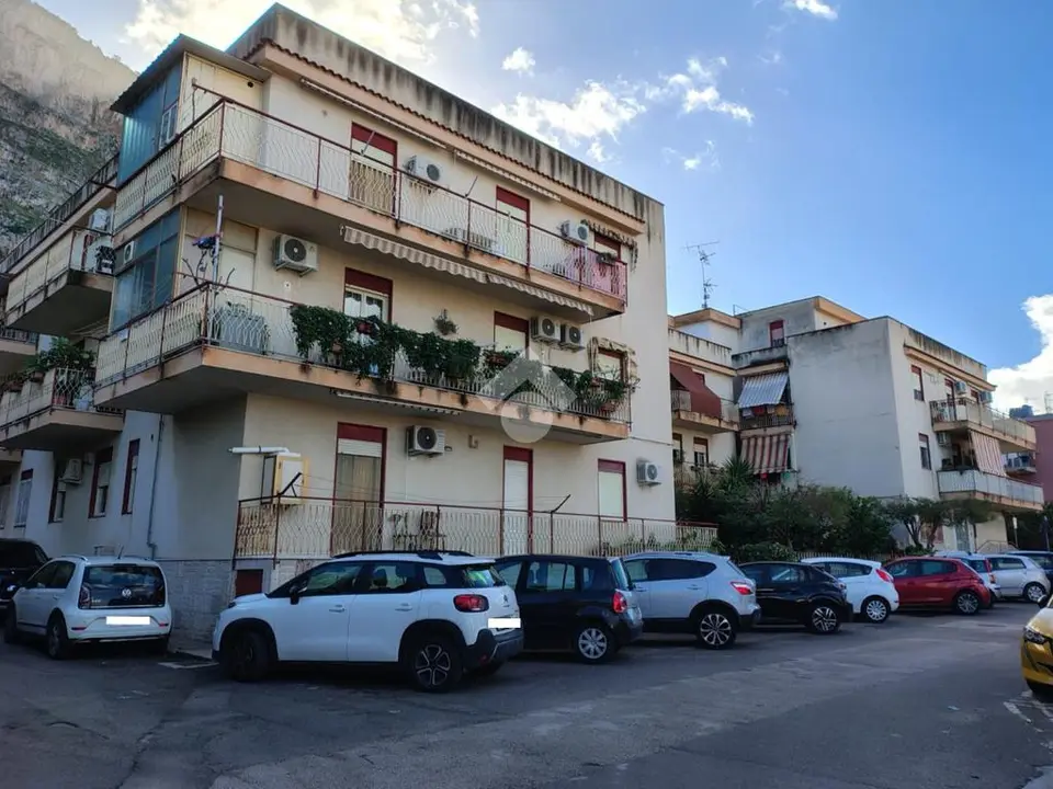 5 locali in vendita a Capaci