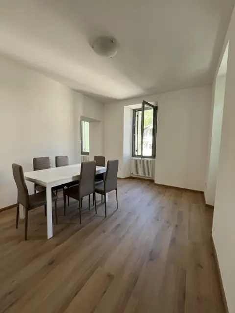 Appartamento in Piazza La Torre 16, Centro Valle Intelvi (CO)