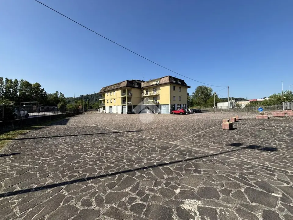 Multilocale in vendita a San Paolo D'Argon