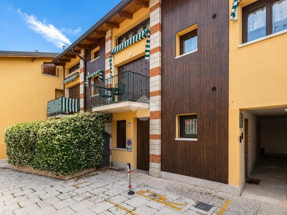 Bilocale in affitto a Torri Del Benaco