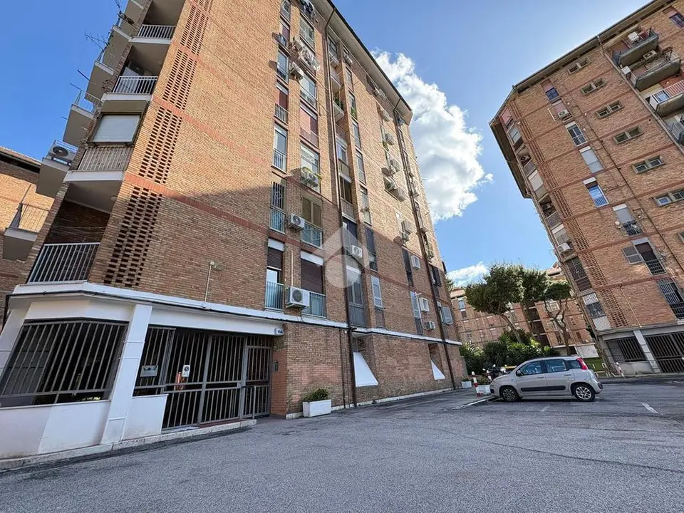 5 locali in vendita a Napoli